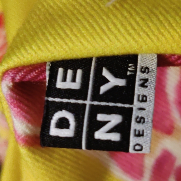 Giraffes pillow cases, 2 pillow covers, 20 x 20 inches. - Picture 4 of 4